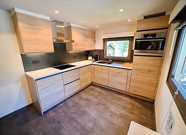 Chalet en bois au milieu de la forêt - 10
