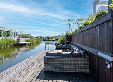 Sfeervolle villa met jacuzzi aan het water - 32