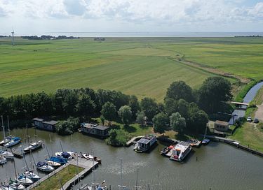Water villa in a beautiful spot in Friesland - 3