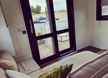 Cozy houseboat on the water in Gelderland - 10