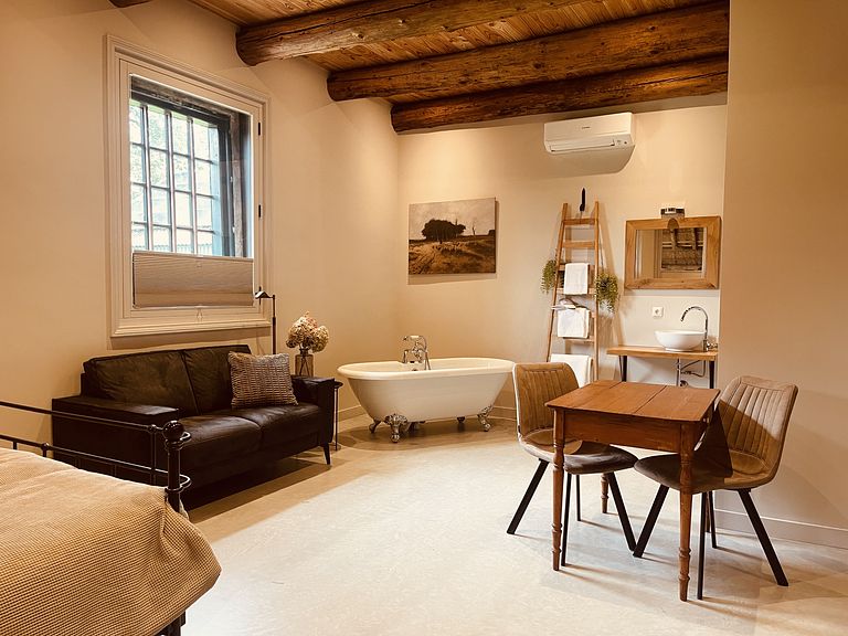 Appartement avec baignoire dans une ancienne ferme - 1
