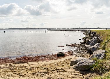 Vacation home near a large lake in Zeeland - 26