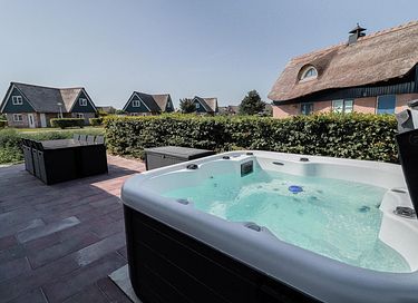 Vakantiehuis (8p) aan het water met wellness - 2
