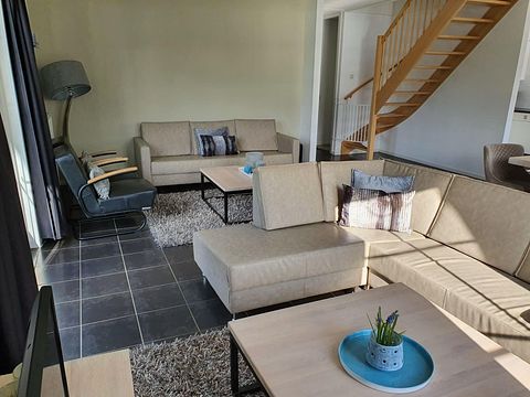 Freistehende Familienvilla (10p) mit großem Garten - 3