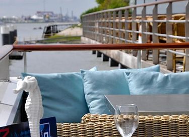 Hotel met uitzicht op de Nieuwe Maas - 14