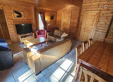 Cabane en rondins robuste (8 personnes) dans la forêt - 7