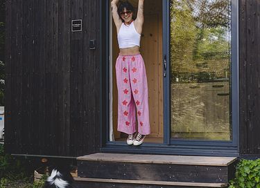 Tiny House in einem Wald und an einem See - 8
