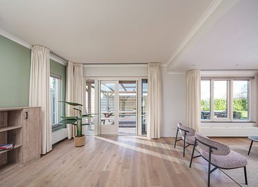 Luxury group accommodation with sauna and hot tub - 9