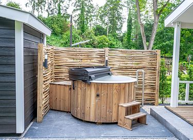 Lodge voor 6 personen met eigen hottub  - 3