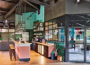 Spacious A-frame bungalow in Groningen (4p) - 8