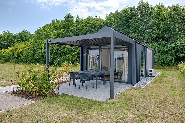 Tiny House op waterrijk park - 1