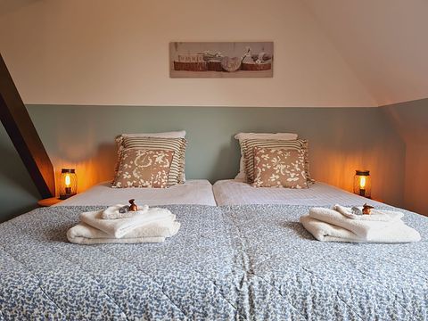 Chambre confortable avec salle de bain privée et vue - 2