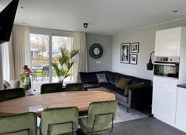 Holiday home for 8 by the water - 4