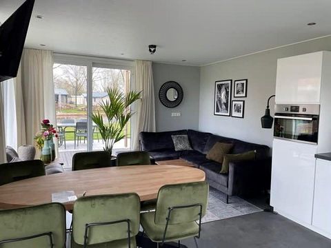 Holiday home for 8 by the water - 4