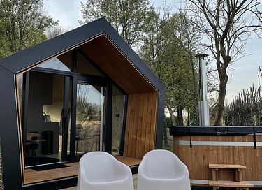 Design huisje (2 pers.) met privé hottub - 13