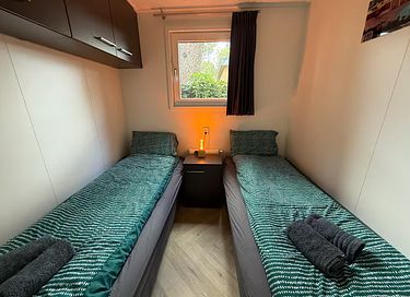 Chalet with spacious garden and jacuzzi - 13