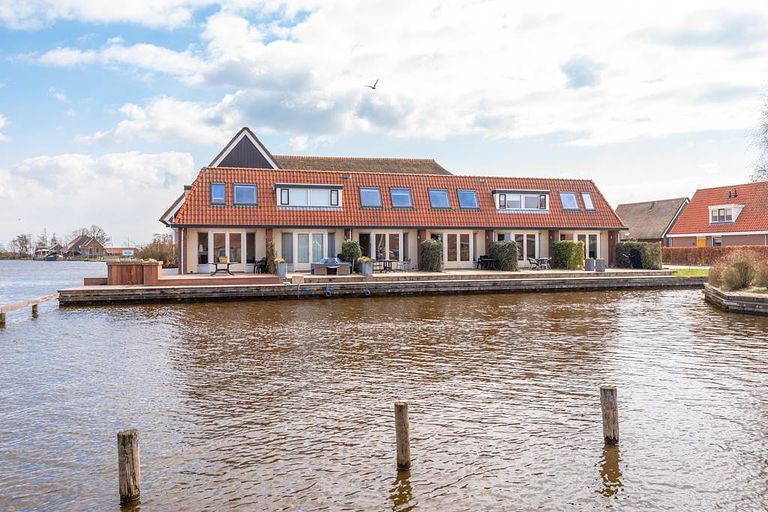 Vakantiewoning (6p) aan haven in Friesland - 1
