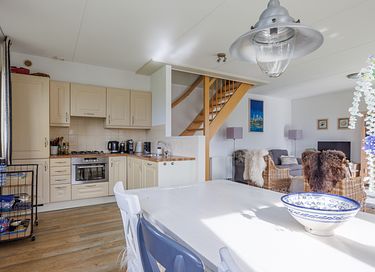 Spacious vacation home near beach on Ameland - 7