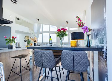 Penthouse on the beach with large balcony - 8