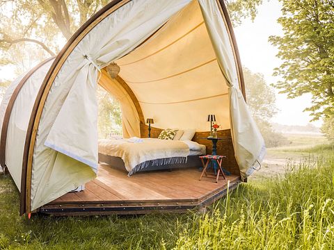 Luxury tent for 2 people in a unique location - 3