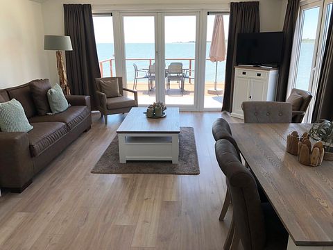 Waterfront vacation home for 6 people - 4
