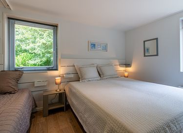 Detached villa with fenced garden - 13