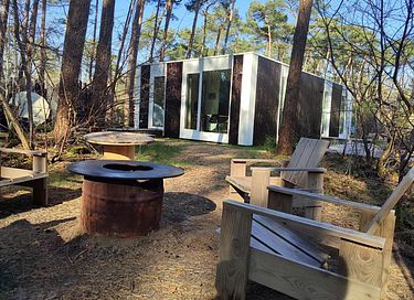 2-4-person forest cottage with hot tub - 4
