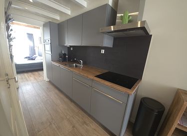 Ehemaliges Kutschenhaus mit Blick auf Wiesen - 16