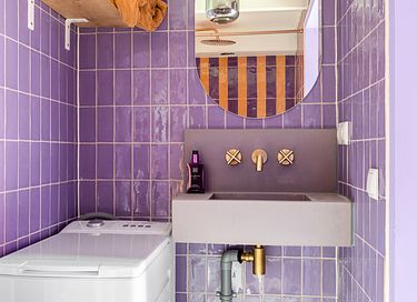 Stilvoll übernachten in einer violetten Oase - 29