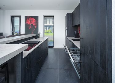 Luxury villa with fenced garden and dog welcome - 9