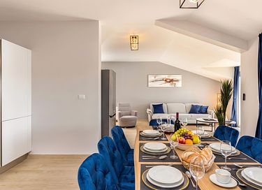 Spacious apartment with sea view and balcony - 4