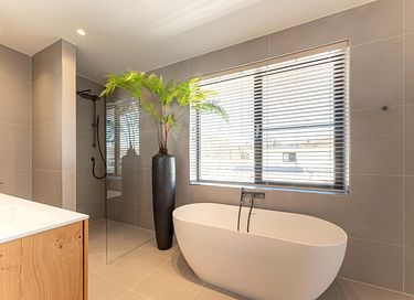 Wellnessvilla aan het water met sauna - 19