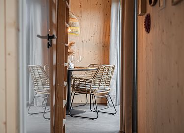 Romantic tiny house with hot tub in Limburg - 5