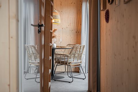 Romantic tiny house with hot tub in Limburg - 5