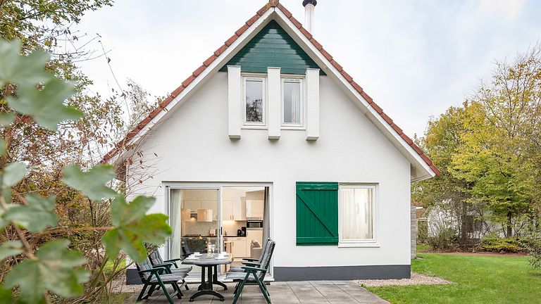Detached bungalow with sauna and solarium - 1