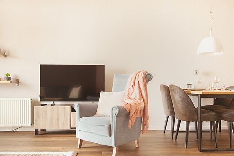 Stylish accommodation overlooking the water - 5