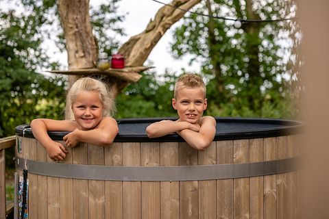 Ingerichte safaritent met privé hottub - 5
