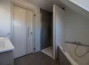 Luxury waterfront holiday home with sauna - 19