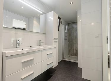 Moderne Ferienwohnung im Ferienpark am Meer - 13