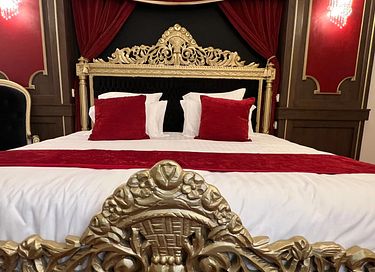 Overnacht in een andere wereld in dit hotel - 24