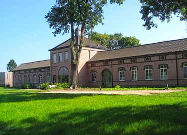Industriële designkamer in een oude fabriek - 1