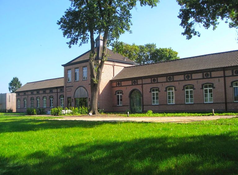 Industriële designkamer in een oude fabriek - 1
