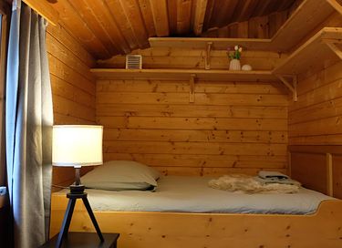 Maison dans la forêt en bois avec jardin spacieux - 26