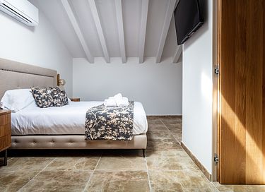 Luxury villa near the sea for up to 20p. - 30