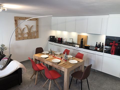 Geräumige Wohnung in denkmalgeschütztem Gebäude - 5