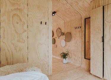 Grande maison enveloppée dans un joli parc de vacances - 13