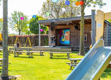 Spacious glamping tent for 4 people in Limburg - 17