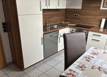 Spacious upstairs apartment in a rural setting - 6