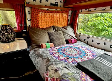 Retro-Wohnwagen auf dem Öko-Campingplatz in Groningen - 8