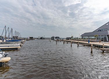 Uniek overnachten aan het water in Friesland - 41